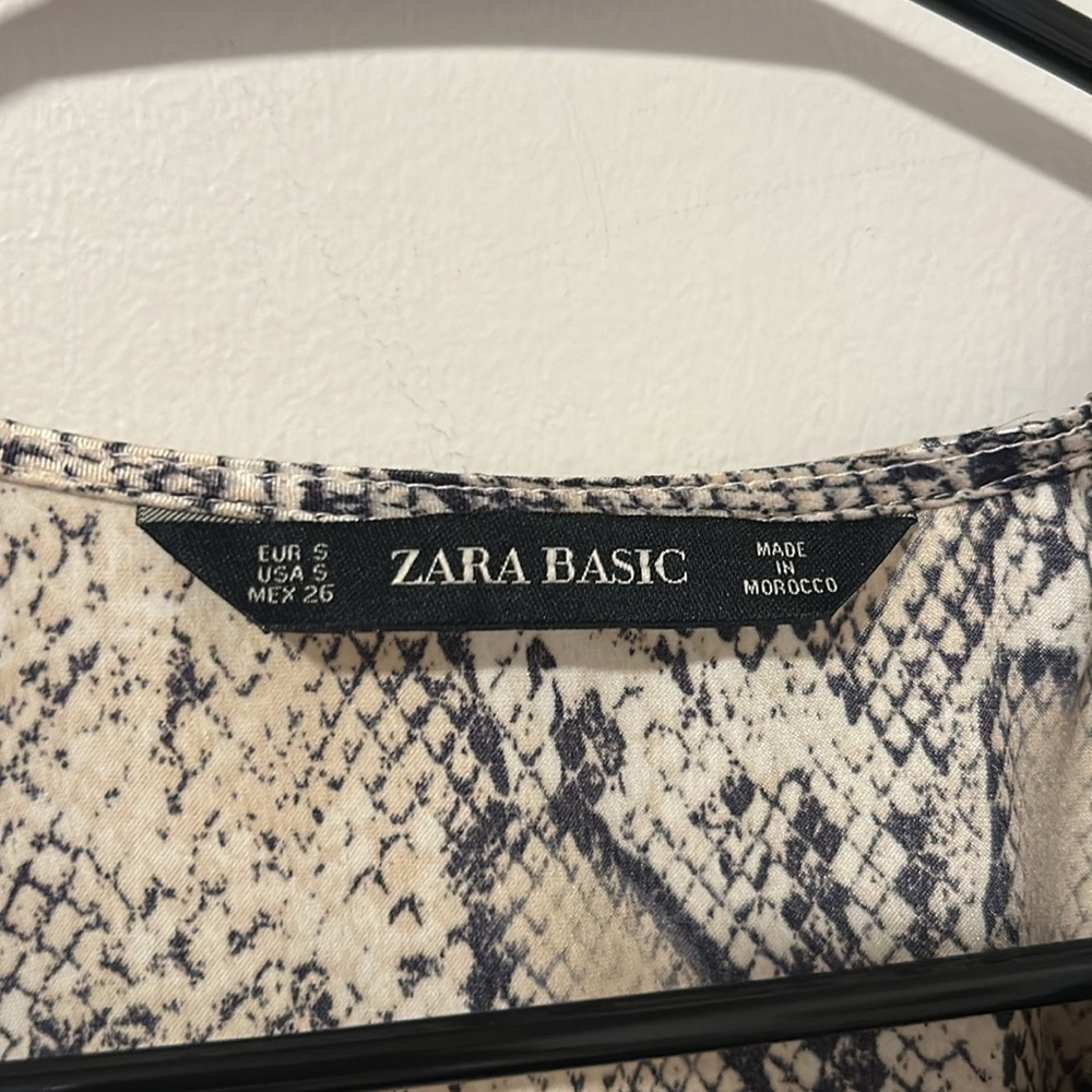 Zara Snake Print Button Up V Neck Lightweight Dress Size Small - Picture 3 of 5